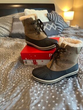 NWOT Bearpaw Ginnie winter boots tan/black size 9